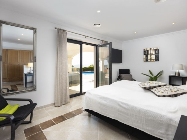 4 Bedrooms Villa in Mijas