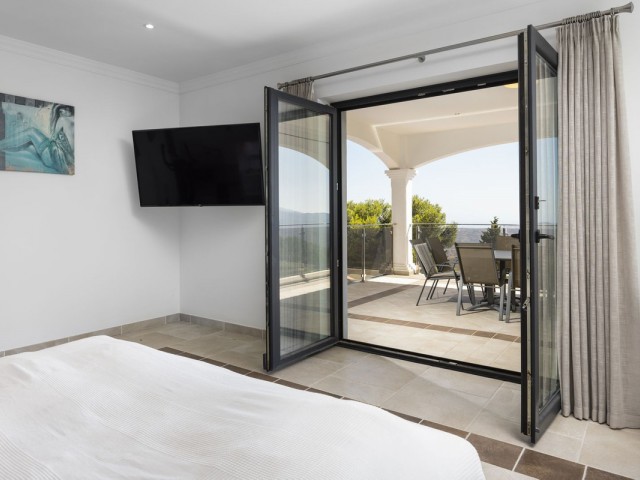 4 Bedrooms Villa in Mijas