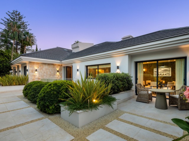 7 Schlafzimmer Villa in Las Brisas