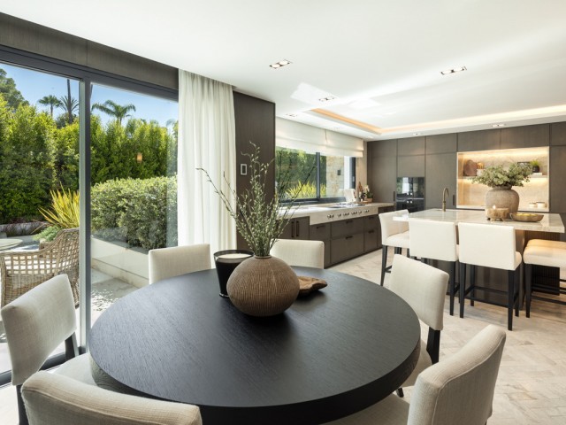 7 Schlafzimmer Villa in Las Brisas
