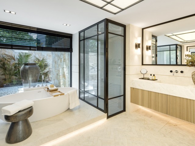 7 Schlafzimmer Villa in Las Brisas