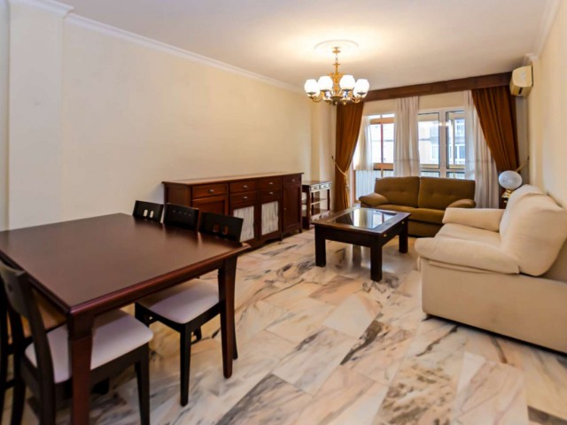Apartamento con 4 Dormitorios  en Málaga Centro
