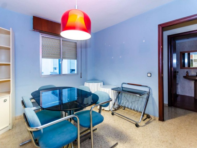 Apartamento con 4 Dormitorios  en Málaga Centro