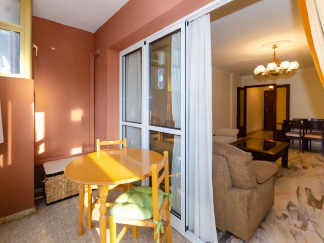 Apartamento con 4 Dormitorios  en Málaga Centro