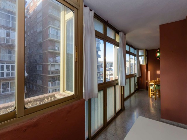 Apartamento con 4 Dormitorios  en Málaga Centro