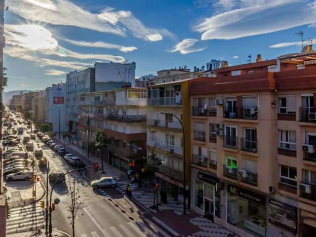 Apartamento con 4 Dormitorios  en Málaga Centro