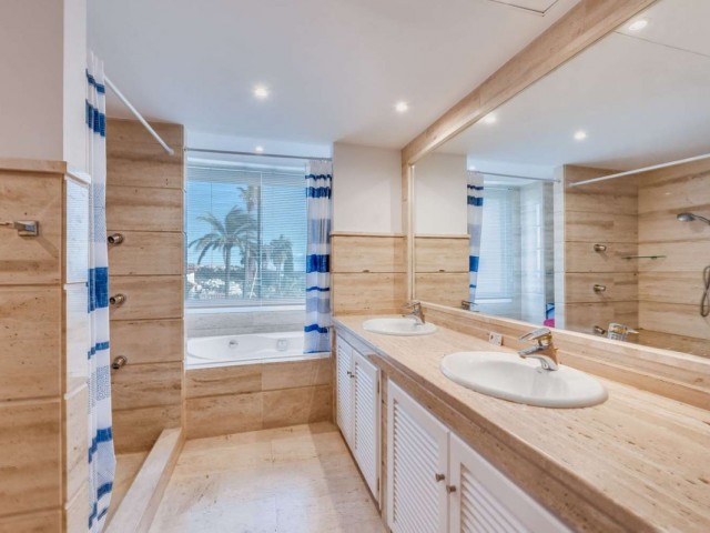 3 Bedrooms Apartment in Aloha
