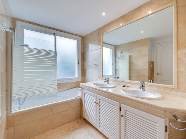 3 Bedrooms Apartment in Aloha