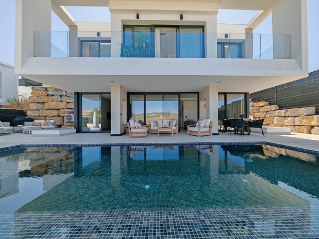 Villa avec 5 Chambres  à Estepona