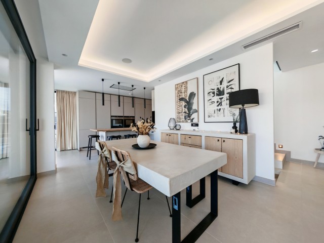 Villa avec 5 Chambres  à Estepona