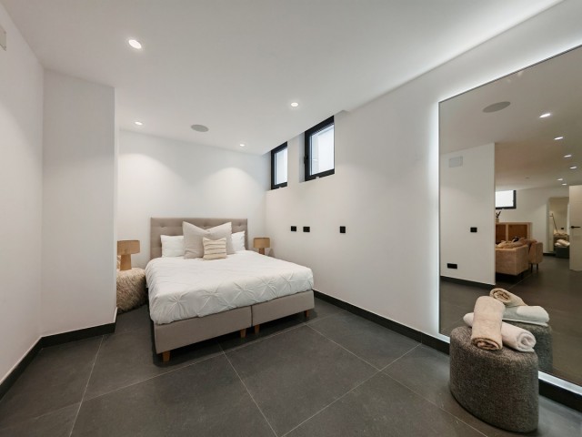 Villa avec 5 Chambres  à Estepona