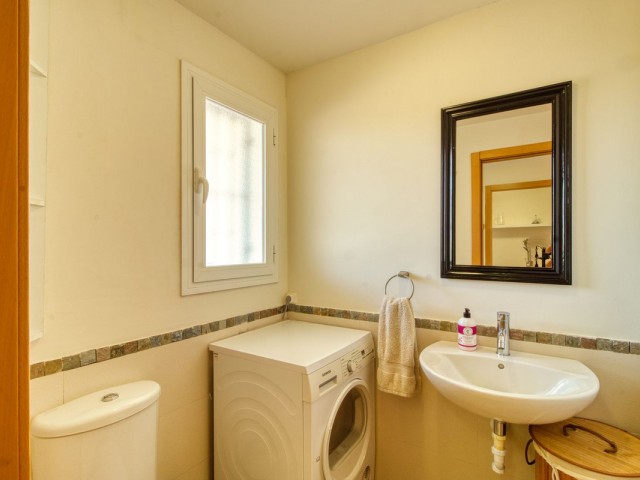 Maison mitoyenne avec 4 Chambres  à Manilva