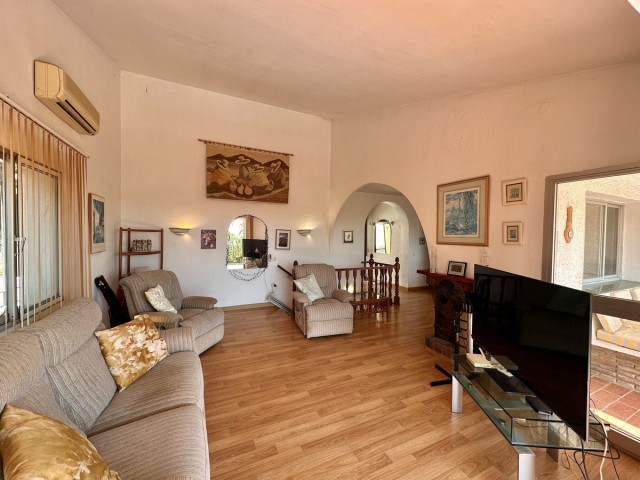 4 Schlafzimmer Villa in Cerros del Aguila