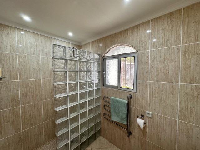 4 Schlafzimmer Villa in Cerros del Aguila