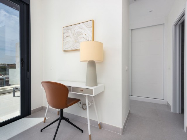 Appartement avec 3 Chambres  à Estepona