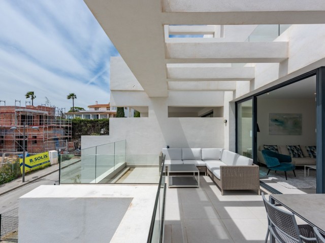 Appartement avec 3 Chambres  à Estepona