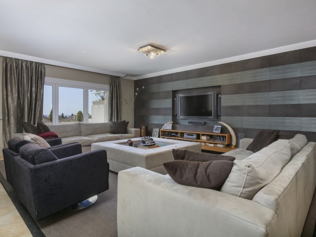 4 Bedrooms Apartment in The Golden Mile
