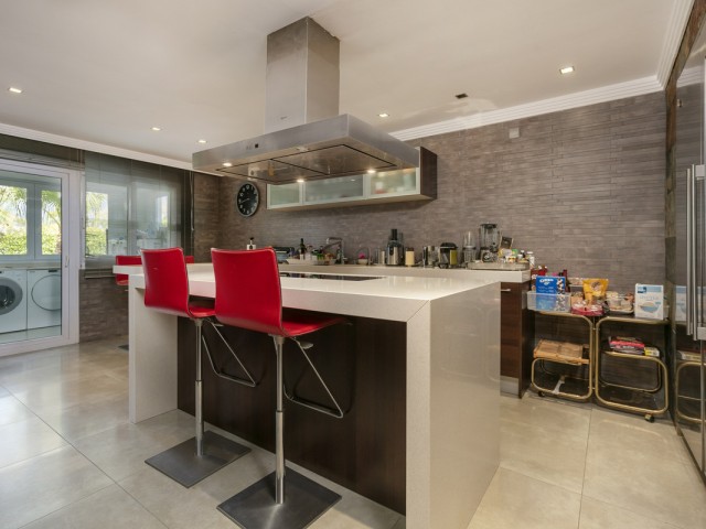 4 Bedrooms Apartment in The Golden Mile