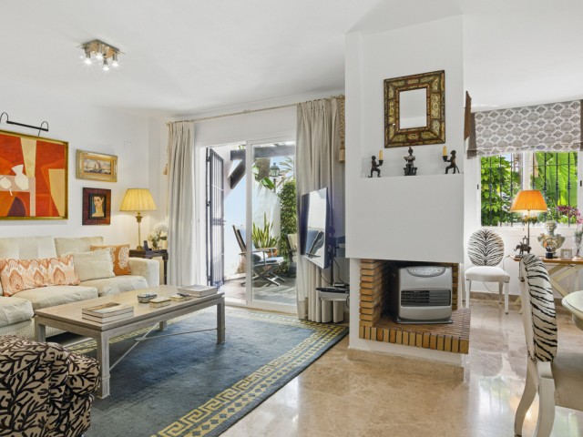 3 Slaapkamer Rijtjeshuis in Nueva Andalucía
