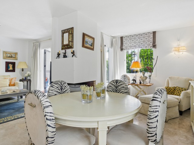 3 Slaapkamer Rijtjeshuis in Nueva Andalucía