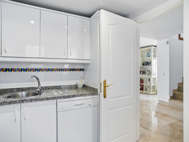 3 Slaapkamer Rijtjeshuis in Nueva Andalucía