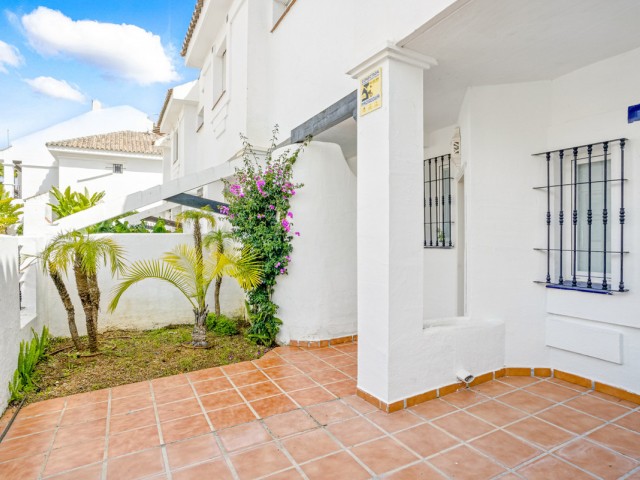 3 Slaapkamer Rijtjeshuis in Nueva Andalucía