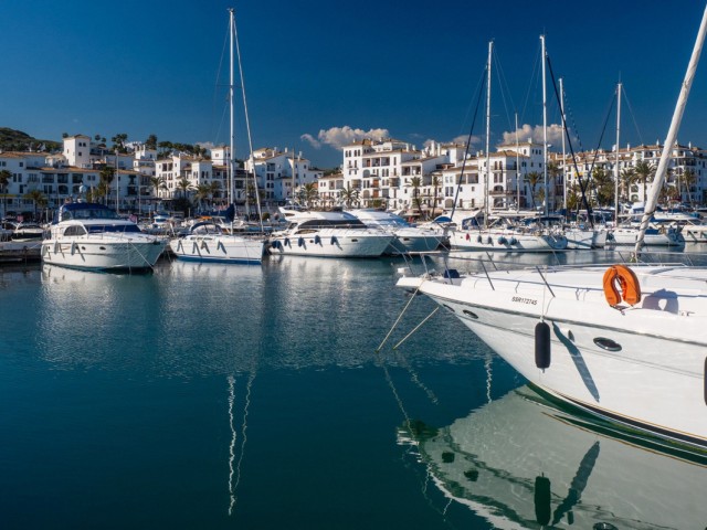 Penthouse avec 2 Chambres  à La Duquesa
