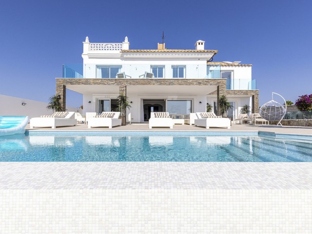 5 Sovrums Villa i Casares