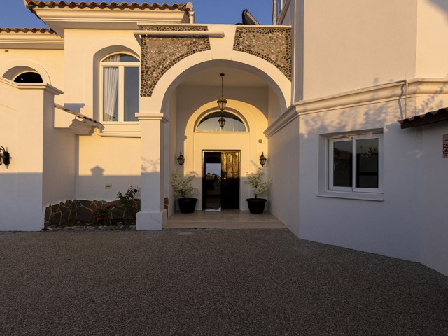 5 Sovrums Villa i Casares