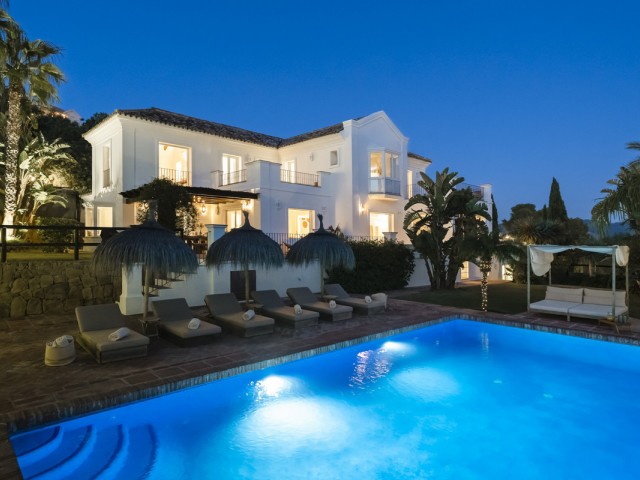 6 Bedrooms Villa in Altos de los Monteros