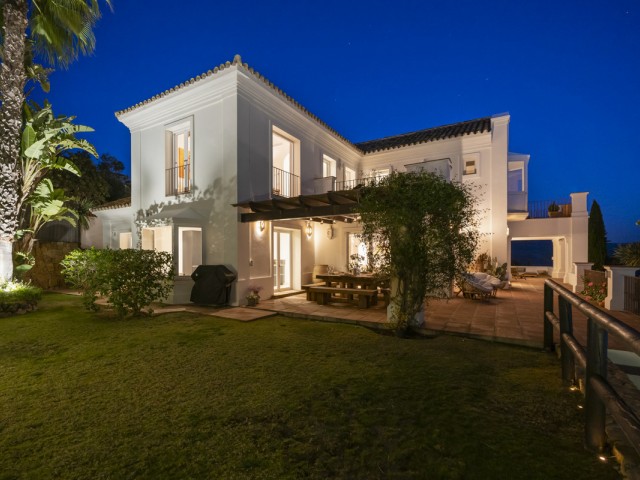 6 Bedrooms Villa in Altos de los Monteros