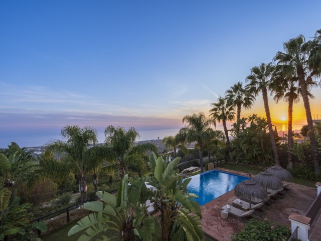 6 Bedrooms Villa in Altos de los Monteros