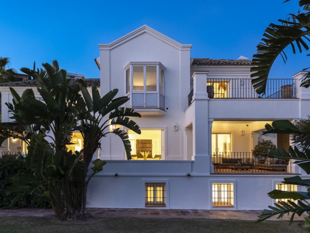 6 Bedrooms Villa in Altos de los Monteros