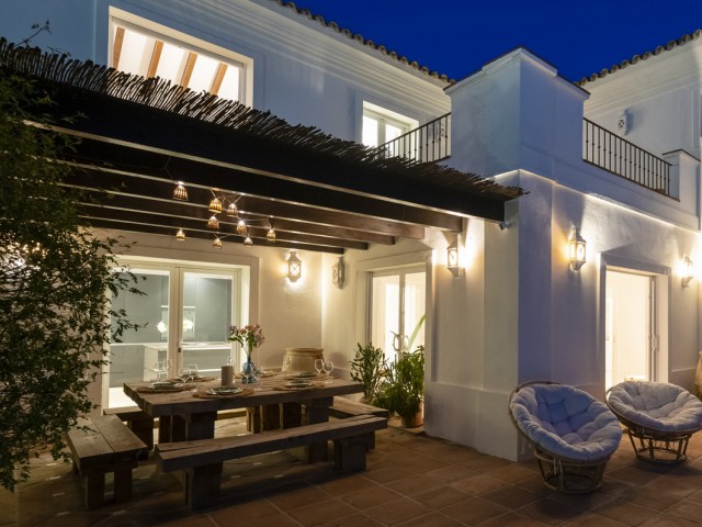 6 Bedrooms Villa in Altos de los Monteros