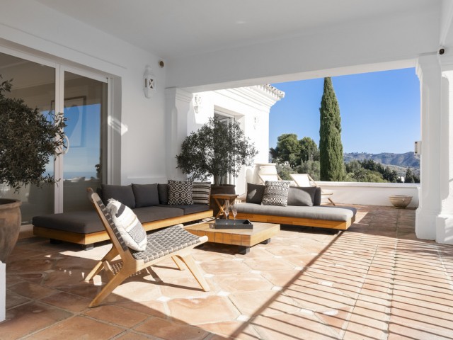 6 Bedrooms Villa in Altos de los Monteros