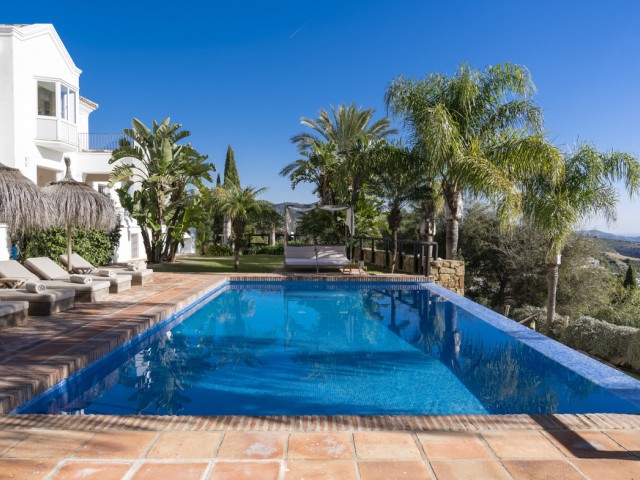 6 Bedrooms Villa in Altos de los Monteros