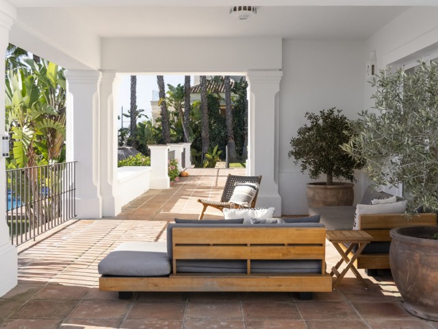 6 Bedrooms Villa in Altos de los Monteros
