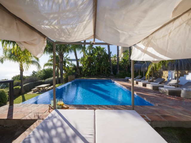 6 Bedrooms Villa in Altos de los Monteros