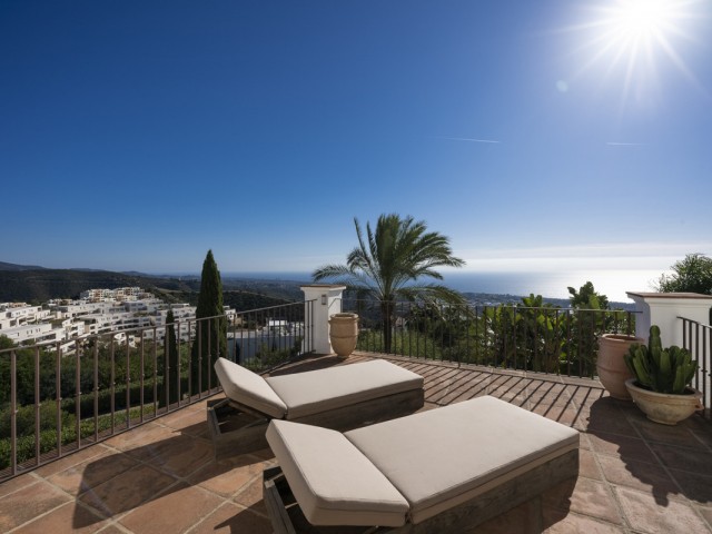 6 Bedrooms Villa in Altos de los Monteros