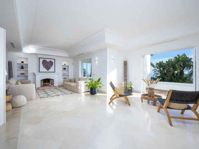 6 Bedrooms Villa in Altos de los Monteros