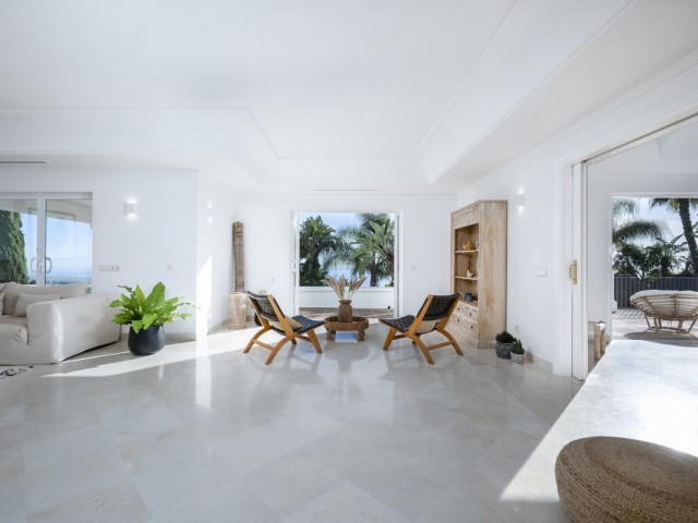 6 Bedrooms Villa in Altos de los Monteros