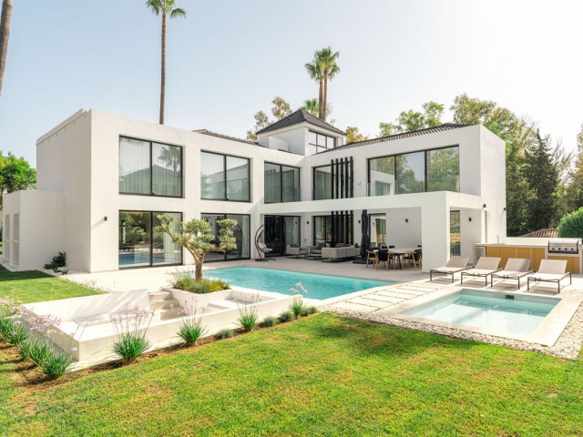 4 Schlafzimmer Villa in Nueva Andalucía