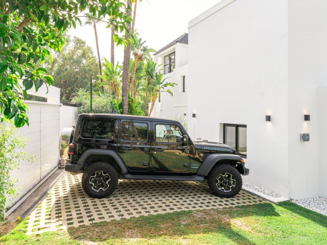 4 Schlafzimmer Villa in Nueva Andalucía
