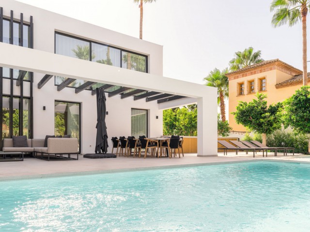 4 Schlafzimmer Villa in Nueva Andalucía