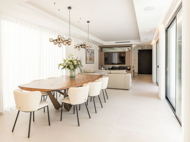4 Schlafzimmer Villa in Nueva Andalucía