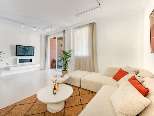 2 Bedrooms Apartment in Estepona