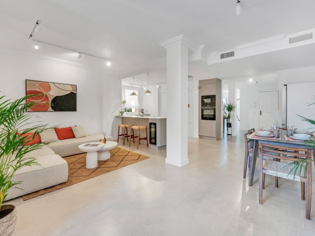 2 Bedrooms Apartment in Estepona