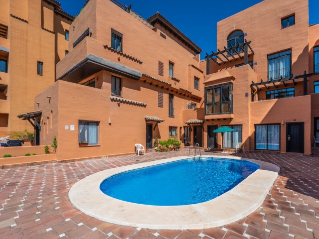 2 Bedrooms Apartment in Estepona