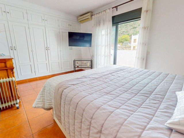 4 Bedrooms Villa in Benahavís