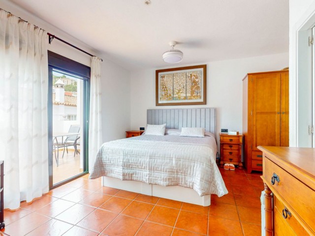 4 Bedrooms Villa in Benahavís